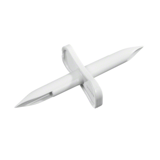 Das B. Braun Transofix® Transferset der B. Braun Deutschland GmbH & Co. KG ähnelt einem Kreuz mit zwei spitzen Enden und ist ein elegantes weißes Kunststoffwerkzeug, das wie geschaffen für Aufgaben im Zusammenhang mit Gartenarbeit oder Bepflanzung zu sein scheint.