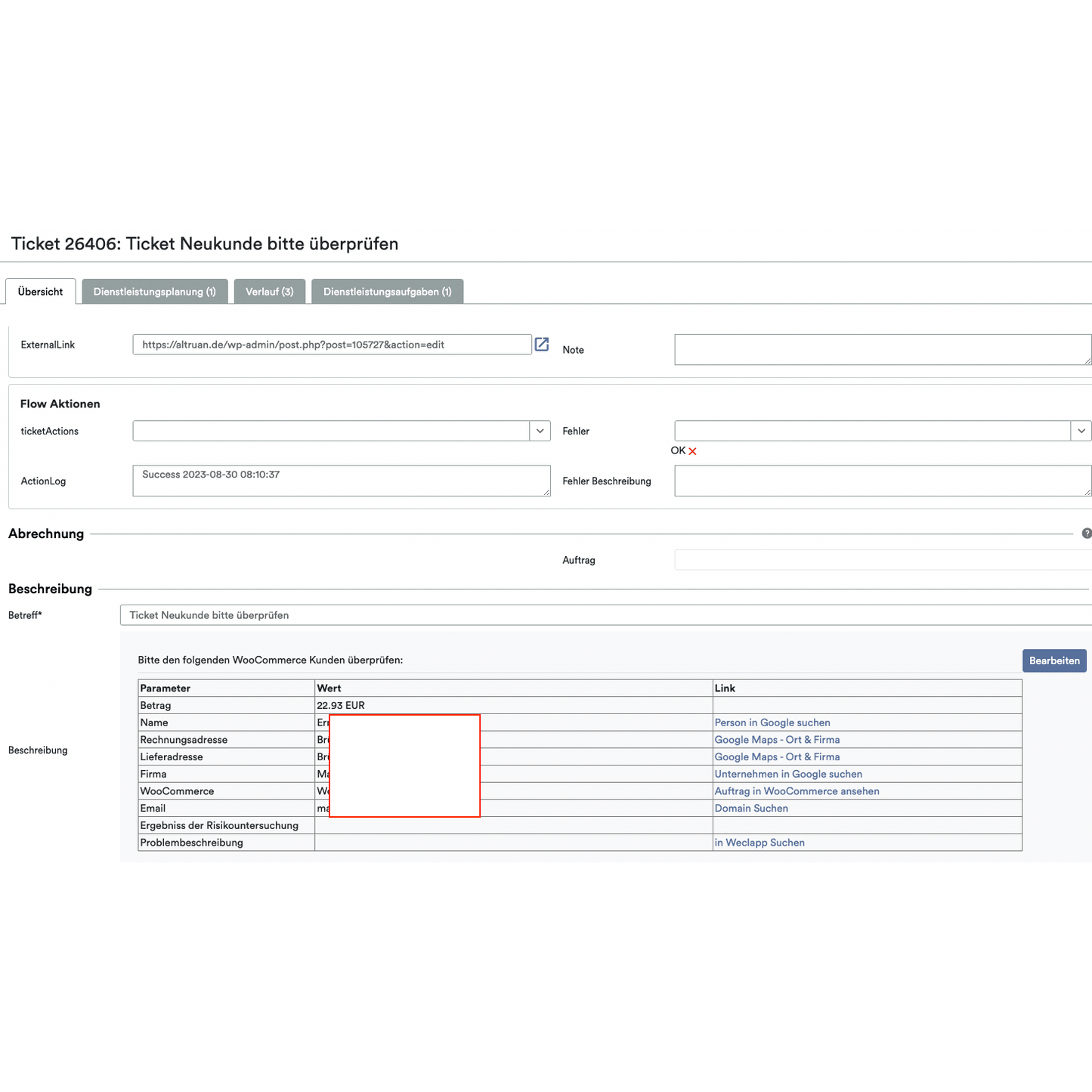 Capture d'écran de l'interface d'un système de tickets d'un service cloud, où différents champs tels que « Détails du ticket », « Journal » et « Client » sont affichés, avec des informations sur une transaction, y compris le coût des articles, mises en évidence dans un champ rouge. OrderGuardian d'Altruan est utilisé.