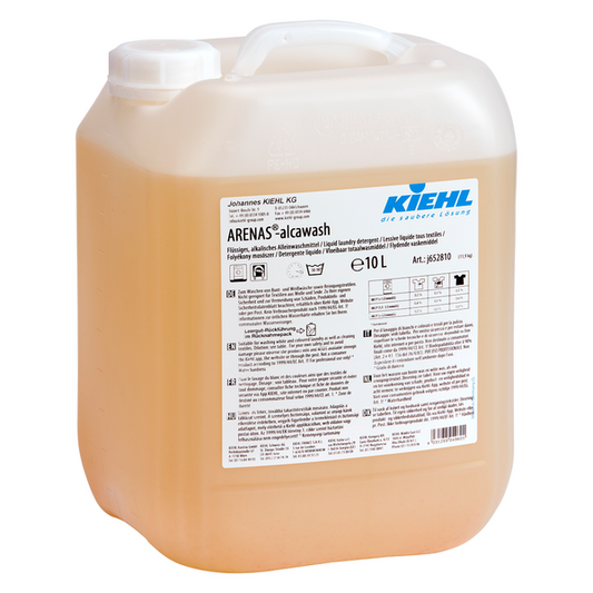 Ein 10-Liter-Behälter aus halbtransparentem Kunststoff mit dem Produkt Kiehl ARENAS-alcawash Flüssiges alkalisches Alleinwaschmittel der Johannes Kiehl KG, mit einem Griff und einem Etikett mit Produktangaben und Anweisungen; im Inneren ist ein gelbliches Flüssigwaschmittel sichtbar.