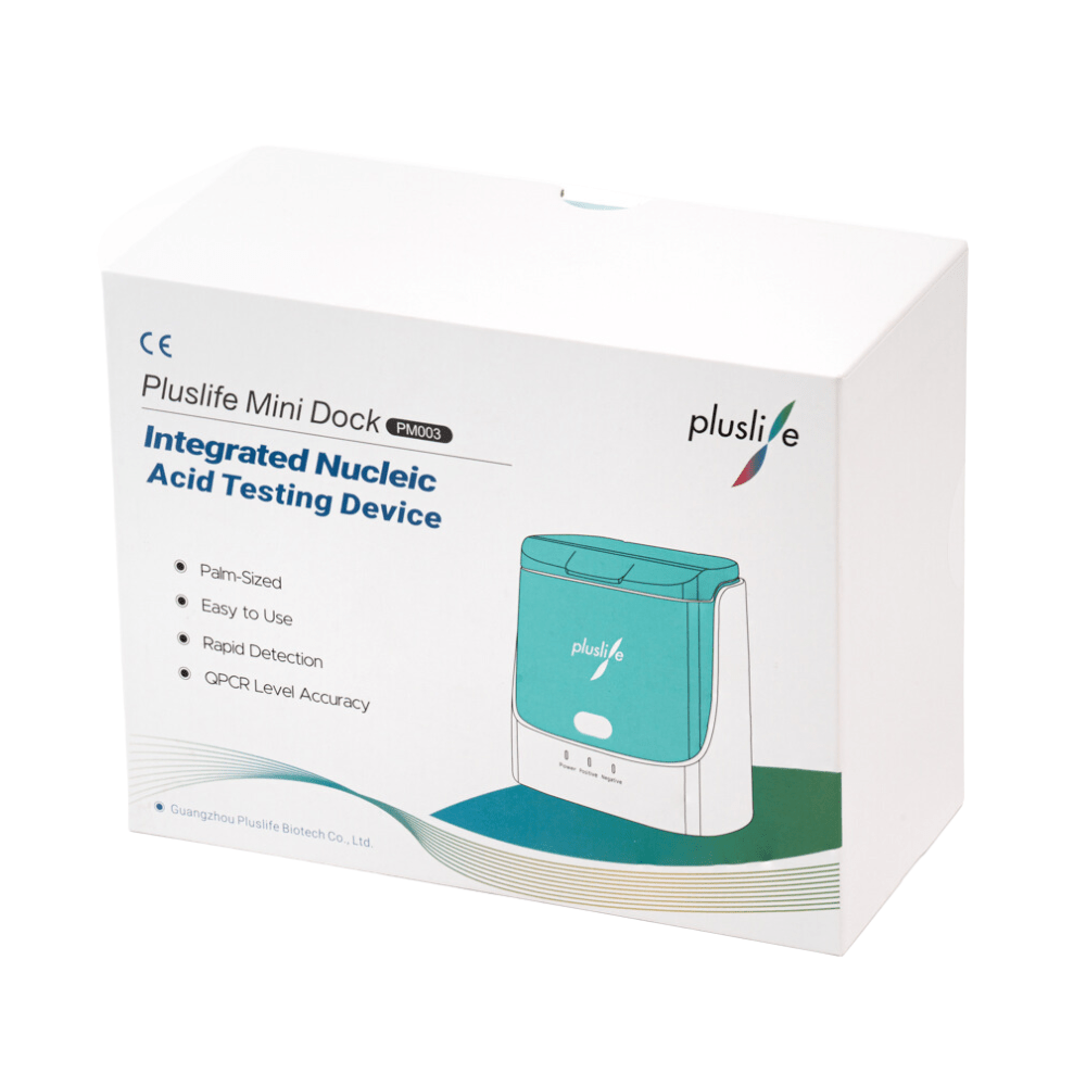 Das Bild zeigt eine weiße Box für das Pluslife Integrated Nucleic Acid Testing Device (Vet-Version). Die kompakte Größe, das benutzerfreundliche Design und die schnelle Erkennung mit QPCR-Genauigkeit werden hervorgehoben, wodurch es sich ideal für den Einsatz in der Veterinärmedizin und als PCR-Testgerät für Haustiere eignet.