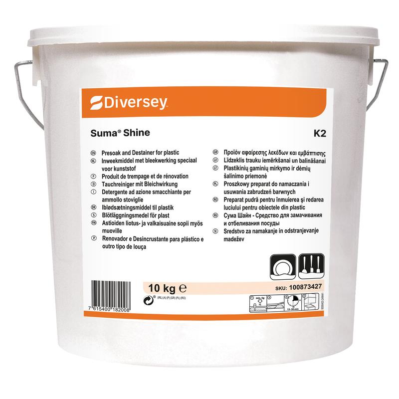 Un seau blanc de 10 kg Diversey Suma Shine K2, nettoyant en poudre blanchissant par immersion (seau) de Diversey Deutschland GmbH & Co. OHG est posé sur un fond blanc avec une poignée en métal et une étiquette orange et blanche avec des informations multilingues.