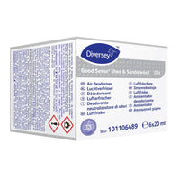 Une boîte blanche et violette portant la mention « Good Sense Shea & Sandalwood, cartouche parfumée pour le système de désodorisant Good Sense » de Diversey Deutschland GmbH & Co. OHG contient 6 cartouches (6 × 20 ml) accompagnées d'informations et d'avertissements de danger en plusieurs langues.