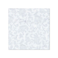 Eine quadratische weiße Serviette im Format 25 x 25 cm aus der ROYAL Collection der PAPSTAR GmbH mit dezentem hellblauem Blumen- und Blätterdruck; verkauft als „PAPSTAR 20 Servietten 'ROYAL Collection' 1/4-Falz“. Auf schlichtem weißem Hintergrund.