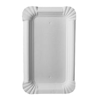 Le PAPSTAR 250 assiettes en carton « pure », carrées et blanches, de PAPSTAR Ces assiettes en carton à base de fibres vierges séduisent par leurs bords surélevés et ondulés ainsi que par leur surface lisse : une alternative écologique aux assiettes en carton.