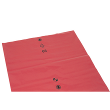 Der rote DEISS PREMIUM® 70L Recycling-LDPE-Müllbeutel der EMIL DEISS KG (GmbH + Co.) ist groß, flach und langlebig mit drei schwarz aufgedruckten Symbolen, darunter ein 65er Recycling-Symbol - perfekt als umweltfreundlicher Müllbeutel.