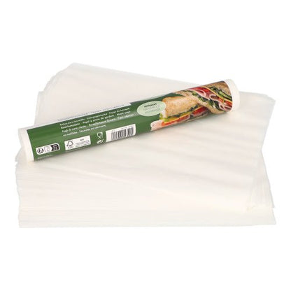 Eine Rolle PAPSTAR Butterbrotpapier 25x30 cm, 100 Blatt, weiß | Banderole (100 Blätter) der PAPSTAR GmbH liegt auf einem Stapel Blätter, beschriftet mit Produktinfos - ideal zum Einpacken von belegten Brötchen oder Snacks.