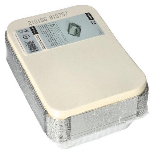 Un pacco di vaschette Starpak 25, Alu + coperchio interno, rivestito in PP di Starpak è avvolto in plastica e porta in alto un'etichetta di cartone beige con dettagli del prodotto e l'immagine di una vaschetta in alluminio.