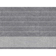 Das Papier-Tischset 30x40 cm in Dunkelgrau von Duni GmbH überzeugt mit weißem Liniendekor und dichterem Linienmuster am unteren Rand - ideal für Events, Feiern und Restaurants. Packung mit 250 Stück.