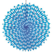 Le PAPSTAR Éventail décoratif Ø 75 cm, bleu bavarois, de PAPSTAR GmbH, présente un motif à losanges bleus et blancs et est fabriquée dans un matériau difficilement inflammable – idéale pour la décoration de l'Oktoberfest.