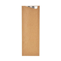 L'emballage SACCHETTO EcoEcho 250 x 85 mm de la société Duni GmbH, fabriqué en papier kraft écologique, contient des couverts en métal dotés de manches ouverts vers le haut et est représenté sur un fond blanc uni. Le lot contient 350 emballages non refermables.