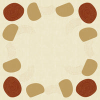 Une nappe centrale Dunicel de couleur beige (84 x 84 cm) de la société Duni GmbH présente une bordure circulaire composée d'ovales marron et de motifs marron clair entrelacés de lignes sinueuses. Idéale pour une décoration de table aux tons terreux ; le centre est vierge. Lot de 100 pièces.
