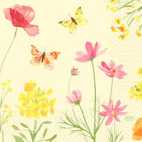 Les serviettes de table 33 x 33 cm, modèle « Poppy Field » de Duni GmbH, arborent un motif aquarellé composé de fleurs sauvages roses et jaunes ainsi que de papillons sur un fond clair ; le paquet contient 250 serviettes élégantes.