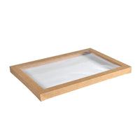 Il coperchio per catering in cartoncino marrone e PLA della Duni GmbH (455x313 mm, 50 pezzi) è dotato di una finestrella trasparente, è biodegradabile, vuoto e raffigurato su sfondo bianco.
