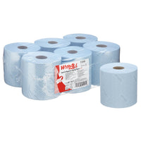 Sei rotoli blu di carta assorbente WypAll® L10 per alimenti e igiene della Kimberly-Clark GmbH (6 rotoli da 800 fogli ciascuno), cinque avvolti in pellicola trasparente, uno non confezionato nella parte anteriore, raffigurati su sfondo bianco.