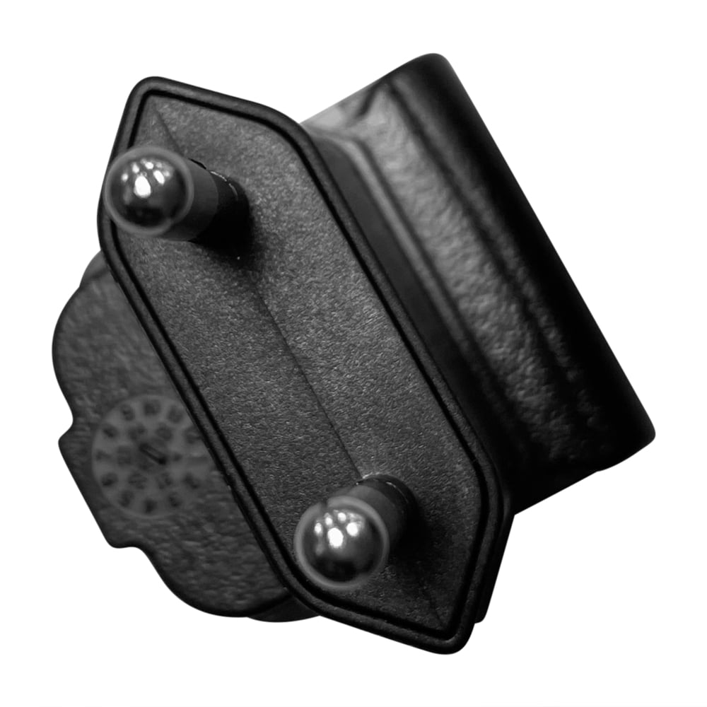 Nahaufnahme eines Kimberly-Clark Professional™ Icon™ Power Adapter - AC/DC / Schwarz - von Kimberly-Clark GmbH, mit einem schwarzen rechteckigen Gehäuse und zwei runden Metallstiften, dargestellt vor einem weißen Hintergrund.