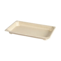 Un vassoio rettangolare color beige Duni GmbH Sushi & Deli Tray Medium (215x135x22 mm), realizzato in bagassa marrone ecologica e compostabile con rivestimento in PLA, è raffigurato vuoto su uno sfondo bianco. Confezione da 110 pezzi.