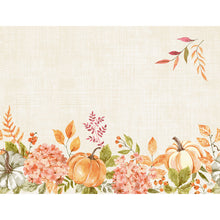 Aquarellierter Gewürzkürbis, Hortensien und Herbstblätter in Orange, Grün und Beige auf einem strukturierten, cremefarbenen Hintergrund. Ideal für Duni GmbH Papier-Tischsets 30x40cm Spicy Pumpkin | Packung (250 Stück), mit einem Blätterbüschel in der rechten oberen Ecke.