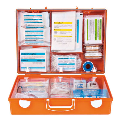 Der W. Söhngen GmbH Erste-Hilfe Senioren Heim und Pflege MT-CD orange gefüllt Erste Hilfe Kasten (1 Stück) enthält übersichtlich geordnetes medizinisches Verbrauchsmaterial wie Aluderm® Binden, Mullbinden, Streifen, Tapes, Scheren, Handschuhe und Desinfektionstücher.