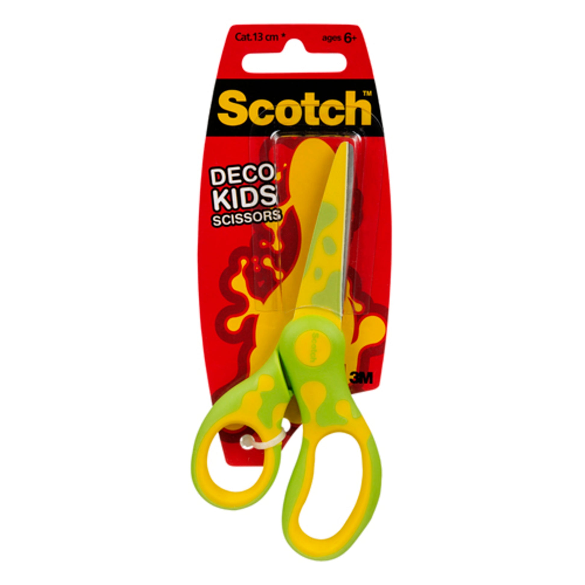 Eine grüne Scotch™ DECO Kinderschere (13 cm) von 3M Deutschland GmbH, für Kinder ab 6 Jahren, in einer Einzelverpackung mit Produktangaben auf rotem Hintergrund.