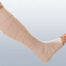 JOBST Comprihaft, kohäsive Kurzzugbinde, ca. 75 % Längsdehnung – im Einsatz