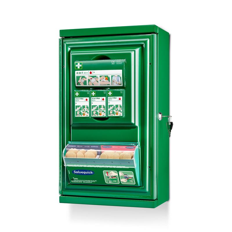 L'armoire à pharmacie Cederroth Mini (métallique) verte de Orkla Wound Care AB (L 260 x H 440 x P 170 mm) dispose de compartiments de stockage, d'un guide illustré, d'un tableau de pansements Salvequick transparent et d'une serrure à clé sur le côté droit.