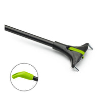 The Nölle Profi-Bürste BECOnnect features a 150 cm long fiberglass handle (Ø 22 mm) with a green claw-like end and two metal tines. A close-up shows the claw element from a different angle. Brand: Nölle Profi Brush Bürsten- & Pinseltechnik e.K.