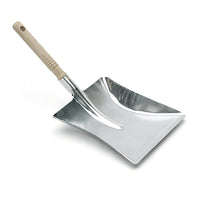 La paletta Nölle Profi Brush in metallo zincato con manico in legno (44x22 cm), prodotta da Nölle Profi Brush Bürsten- & Pinseltechnik e.K., è raffigurata su uno sfondo bianco: perfetta per la pulizia professionale.