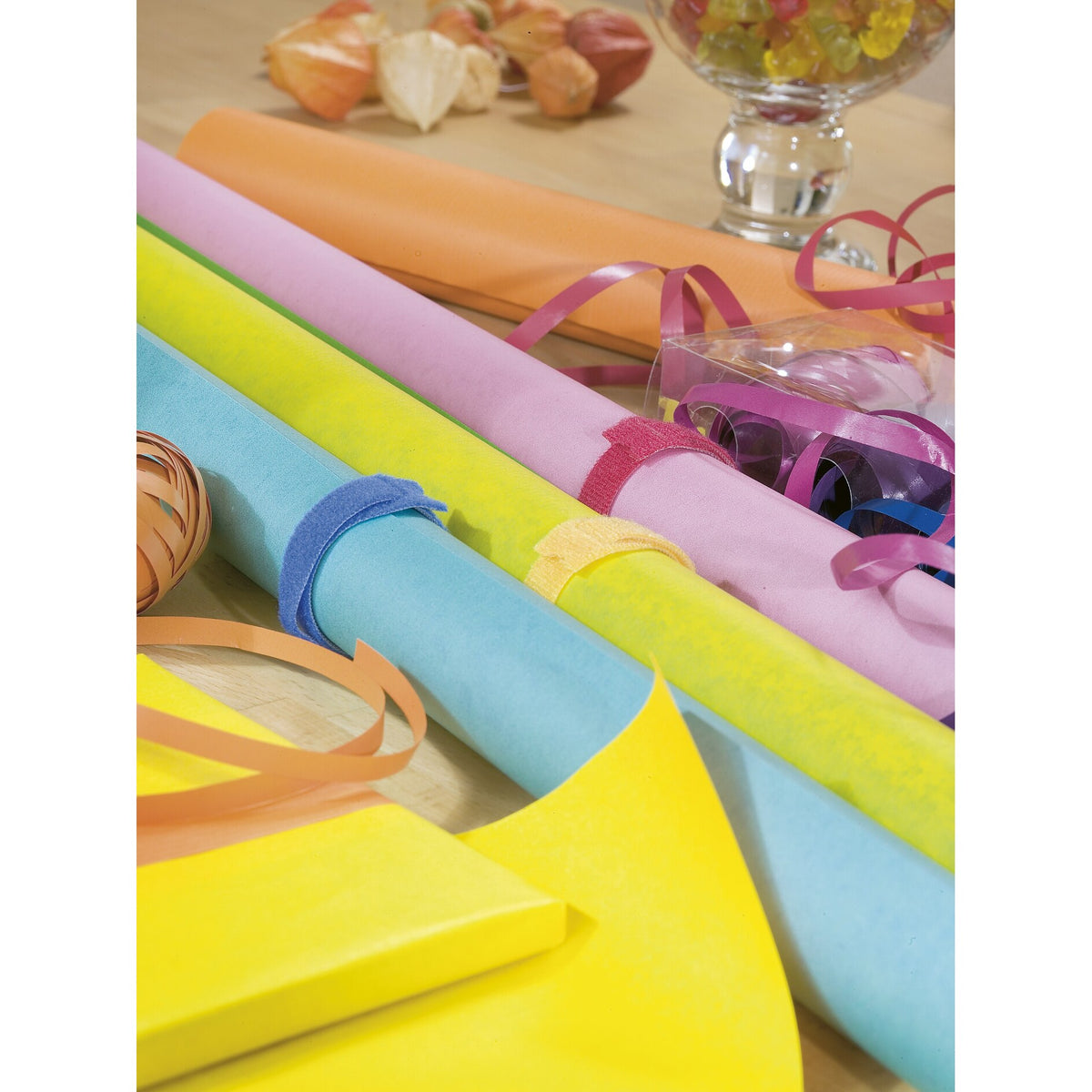 tesa On & Off Klett-Kabelbinder, transparent – Anwendung