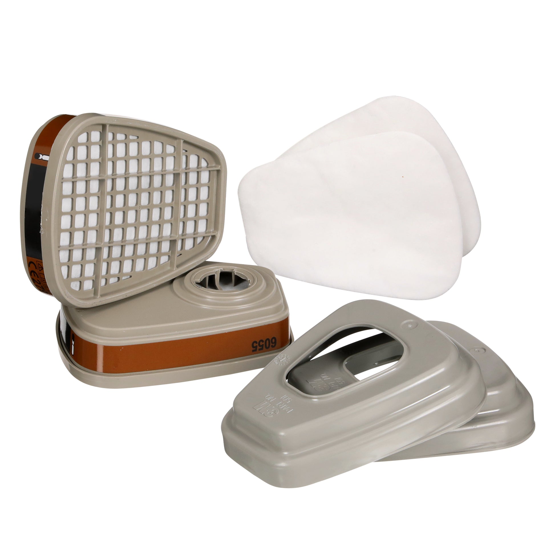 Ein Satz 3M™ Filtersatz 6002-1SP, A2P2 organische Dämpfe (2x6055, 2x5925, 2x501) Atemschutzfilterpatronen der 3M Deutschland GmbH mit hellbraunem/grauem Gehäuse und weißen Filtermatten, dargestellt auf weißem Hintergrund.