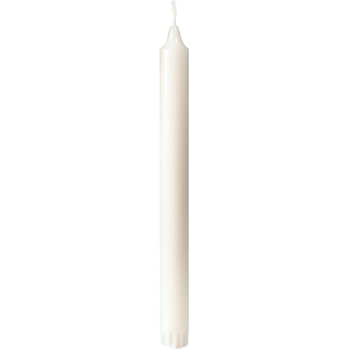 Une seule bougie en stéarine Duni GmbH non allumée de 24x250 mm en blanc, avec une mèche visible, se tient debout devant un fond blanc simple. Paquet de 30 pièces, idéal pour les occasions festives.