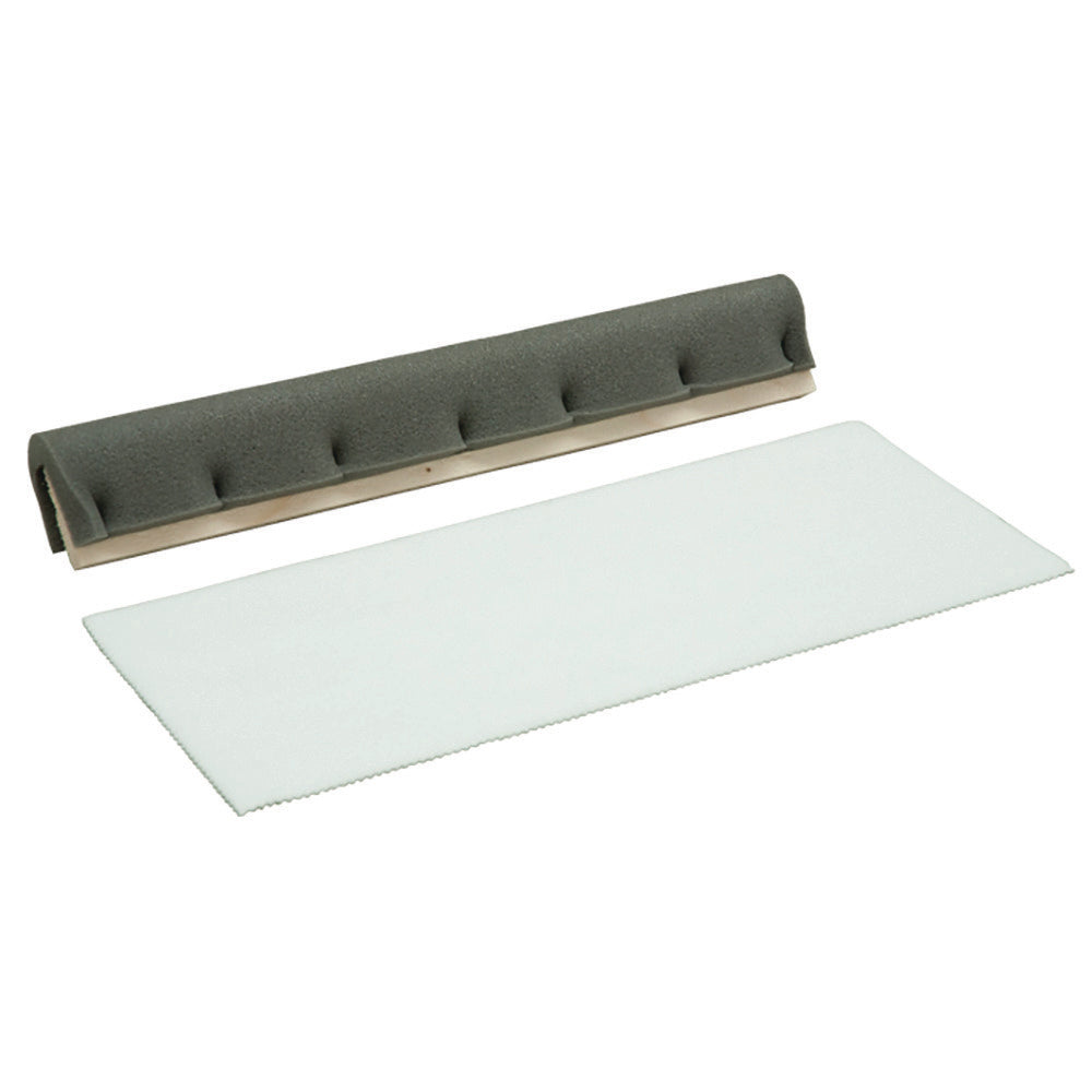 Die Plüsch-Anstreichlappen 41 x 18 cm von Diversey Deutschland GmbH & Co. OHG (6 Anstreichlappen + 1 Holz-Anstreichschwamm) eignet sich ideal zum Bearbeiten empfindlicher Oberflächen.