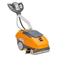 Die TASKI swingo 350 B BMS von Diversey ist eine extrem kompakte, wendige, batteriebetriebene Scheuersaugmaschine mit integriertem Ladegerät - ideal für kleine und überstellte Flächen. Inkl. 2x 12 V-25 Ah Batterien.