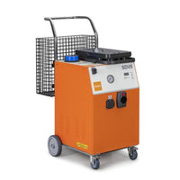 Le nettoyeur à vapeur TASKI Steam SDV8 de Diversey Deutschland GmbH & Co. OHG dispose d'une pression de vapeur de 8 bars, d'un système d'aspiration intégré, d'un réservoir pour détergent, d'un panneau de commande avec boutons et manomètre, ainsi que de roulettes et d'un panier métallique. Conditionnement : 1 pièce.