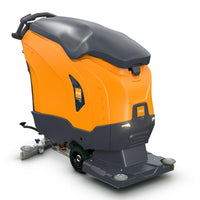 La TASKI ULTIMAXX 2900 OB50 Performance di Diversey Deutschland è una lavapavimenti verticale di nuova generazione, nei colori arancione e grigio, dotata di trazione sulle ruote, serbatoio da 63 litri e spazzole orbitali da 50 cm, progettata per l’impiego industriale o commerciale.
