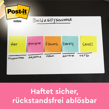 Auf einem Whiteboard steht "Baue einen dummen Satz" mit 3M Deutschland GmbH Post-it® Super Sticky Z-Notes in den Neonfarben Gelb, Lila, Orange, Blau und Grün. Text: "Haftet sicher, rückstandsfrei ablösbar." 6 Blöcke/Packung, 100% PEFC.