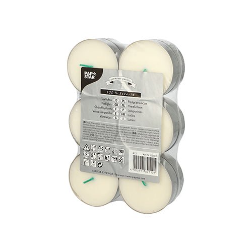 Eine durchsichtige, eingeschweißte Packung mit 12 weißen PAPSTAR Maxi-Teelichten (Ø 59 mm, 100% Stearin) ist mit grünen Dochten, Sicherheitssymbolen, Produktinformationen und dem Schriftzug der PAPSTAR GmbH versehen, um die lange Brenndauer hervorzuheben.