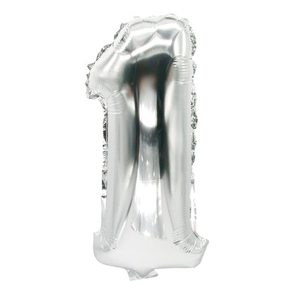 Le ballon en aluminium PAPSTAR (35 x 20 cm) en argent de la PAPSTAR GmbH, en forme de chiffre un et photographié sur un fond blanc - idéal comme décoration élégante pour toute occasion spéciale.