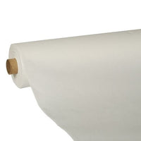 Eine große Rolle PAPSTAR Tischdecke "ROYAL Collection", weiß, 25 m x 1,18 m der PAPSTAR GmbH ist teilweise abgerollt und zeigt ihre makellose, ungemusterte weiße Oberfläche und die zentrale Pappröhre.
