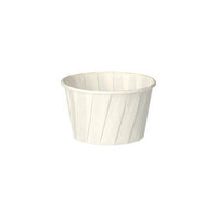 Der PAPSTAR Dressingbecher rund, 6,6 cm, weiß, Papier "pure" (100 Stück) der PAPSTAR GmbH ist ein umweltfreundlicher, gefalteter Pappbecher für Gewürze oder Saucen, der leer auf einem schlichten weißen Hintergrund abgebildet ist.
