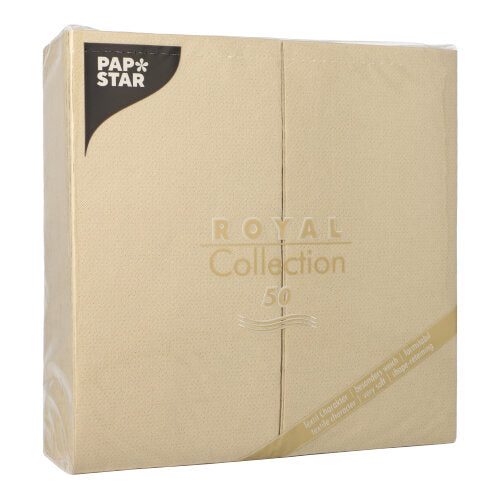 Eine beige Packung mit 50 Servietten „ROYAL Collection“ 1/8-Falz 40 x 40 cm der PAPSTAR GmbH verfügt über eine überwiegend schlichte Verpackung mit dezentem Text und einem schwarzen Etikett oben links – ideal für eine elegante Tischdekoration.