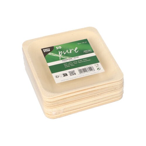 Ein Stapel von 50 quadratischen, hellen PAPSTAR Holz Fingerfood-Tellern „pure“ mit abgerundeten Kanten. Der obere Teller trägt ein grün-weißes Etikett mit Produktinformationen, darunter „pure“ und „freshwood-Teller“. Marke: PAPSTAR GmbH.