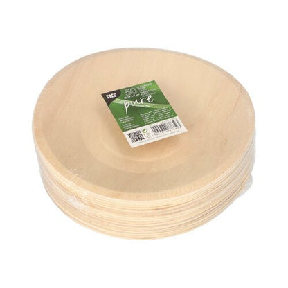 Ein Stapel PAPSTAR 50 Fingerfood-Teller aus Holz „pure“ von PAPSTAR GmbH ist in Plastik verpackt, mit grün-weißem Label darauf, das Produktinfos und Nachhaltigkeitssymbole zeigt.