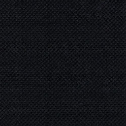 Eine Nahaufnahme der PAPSTAR 100 Servietten „ROYAL Collection“ 1/4-Falz (40x40 cm) der PAPSTAR GmbH zeigt einen einfarbig schwarzen Stoff mit einer feinen, gleichmäßig gewebten Struktur und ohne sichtbare Muster oder Designs.