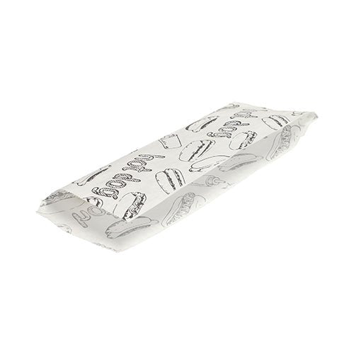 Un hot dog o sandwich avvolto in una busta bianca per hot dog PAPSTAR (21x8,5 cm) con disegni di snack neri, chiusa su entrambi i lati, di PAPSTAR GmbH; ideale per snack e disponibile in confezione da 1000 pezzi.