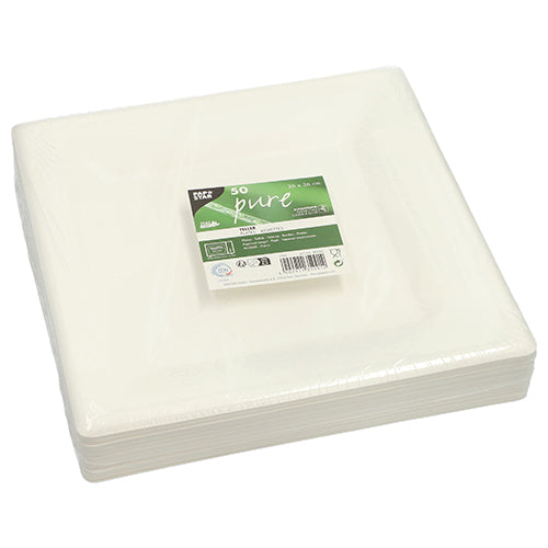 Une pile de PAPSTAR 50 assiettes en canne à sucre « pure », durable et compostable, de PAPSTAR GmbH, emballée dans du plastique. L'étiquette vert-blanc en haut montre les informations sur le produit et le nombre 50.