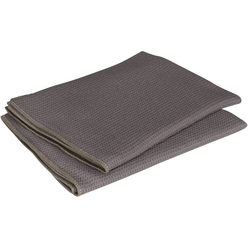 Un torchon ENA Grey Platin de Abena Re-Seller GmbH en microfibre grise (50x80 cm, paquet de 2) est plié sur une surface blanche simple.