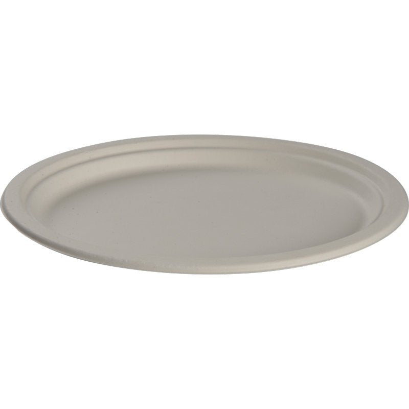 Une assiette ovale blanche en bagasse (20 x 26 cm) de Abena Re-Seller GmbH, photographiée sur fond blanc. Cette assiette écologique est vendue en paquet de 50 pièces et est idéale pour les événements soucieux de l'environnement.