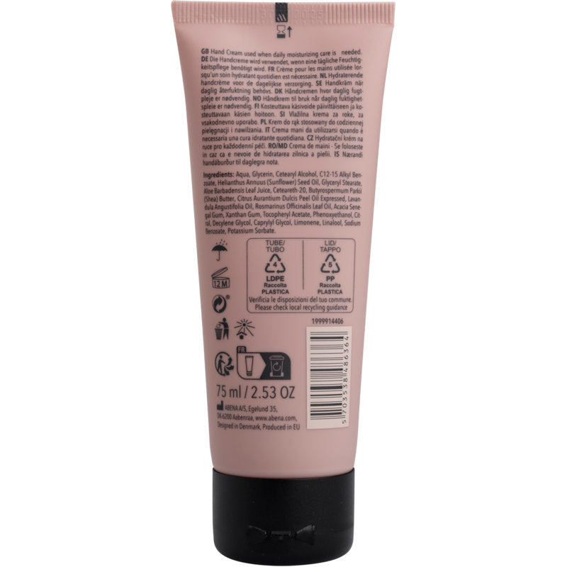 Eine rosafarbene 75-ml-Tube ENA Living Handcreme der Abena Re-Seller GmbH für trockene Hände, abgebildet von der Rückseite mit Produktinformation, Inhaltsstoffen, Barcode, Recycling-Symbolen und Hinweisen in schwarzer Schrift. Auch als Karton erhältlich (18 Packungen).