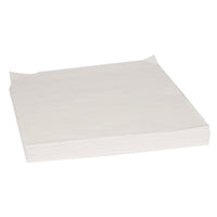 Ein Stapel weißer, quadratischer Dental-Servietten (33x34 cm, Papier, Weiß) der Abena Re-Seller GmbH ist sauber aufgereiht mit umgeschlagenen Ecken. Die Packung enthält 1000 Stück; alle saugfähig und vor weißem Hintergrund dargestellt.