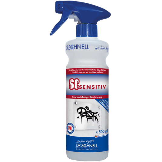 Un flacone spray da 500 ml di DR.SCHNELL SC SENSITIV, prodotto per la rimozione dei graffiti su superfici delicate, dotato di ugello blu e di un’etichetta recante le informazioni sul prodotto e l’immagine di un graffito su una parete.